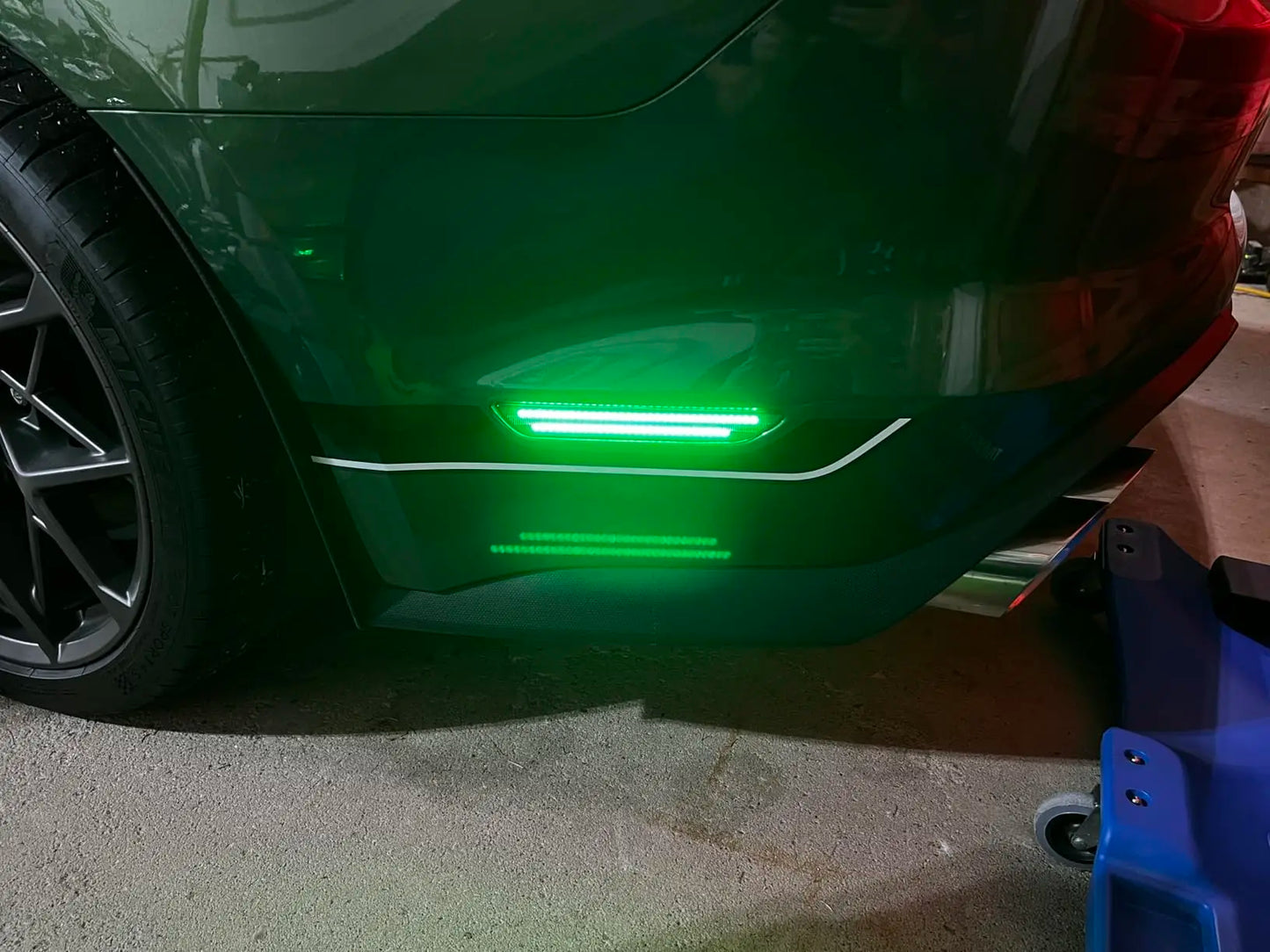 2pcs Smoked Green LED Car Rear Bumper Turn Signal Side Marker Light for Ford Mustang2015 2016 2017 2018 2019 2020 2021 2022 2023
